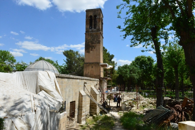 Balıklıgöl'ün simge camisi ibadete açılıyor