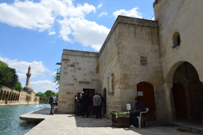 Balıklıgöl'ün simge camisi ibadete açılıyor