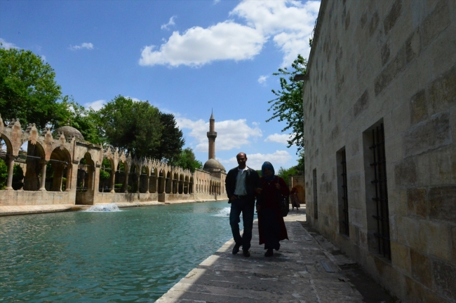 Balıklıgöl'ün simge camisi ibadete açılıyor