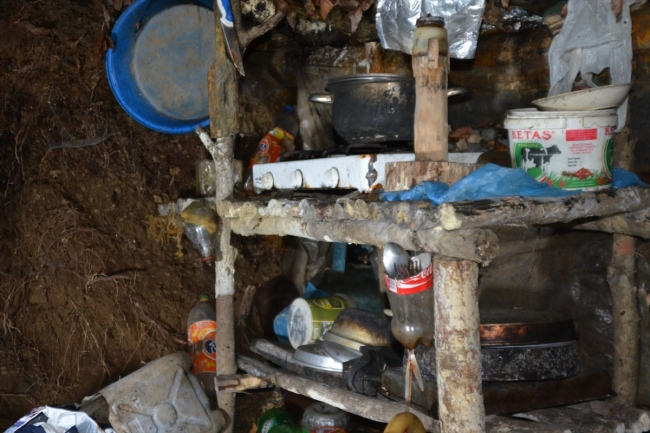 Teslim olan terörist terör sığınaklarının yerini gösterdi