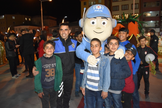 Hakkari'de "Ters Lale ve Uçkun Festivali" düzenlendi