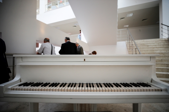 Atatürk'ün Savarona yatında kullanılan tarihi piyano restore edildi