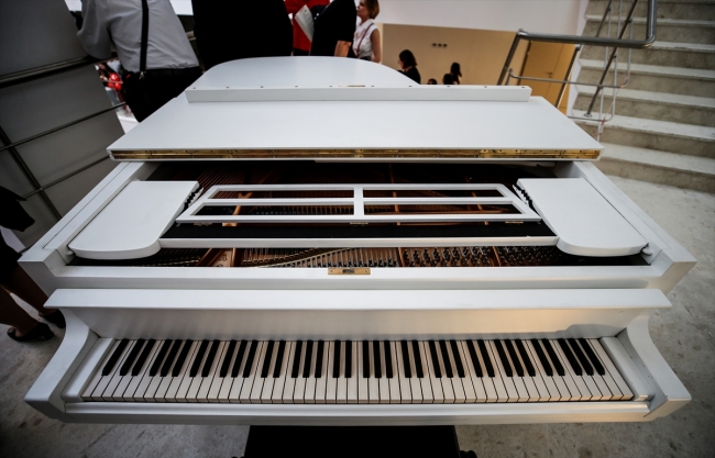Atatürk'ün Savarona yatında kullanılan tarihi piyano restore edildi
