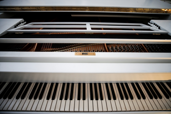 Atatürk'ün Savarona yatında kullanılan tarihi piyano restore edildi