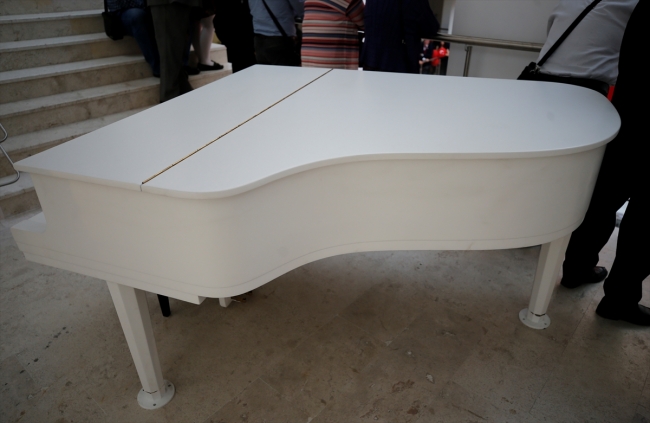 Atatürk'ün Savarona yatında kullanılan tarihi piyano restore edildi