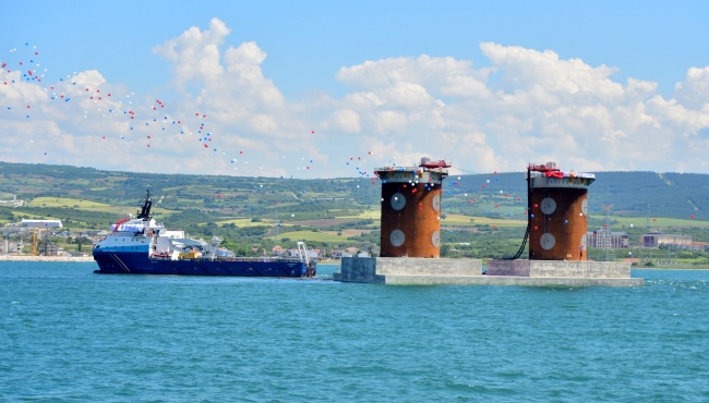 Bakan Turhan: Çanakkale Boğazı'ndan seyahat süresi 4 dakikaya kadar inecek