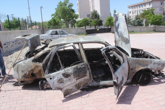 Konya'da seyir halindeki otomobil yandı: 5 yaralı