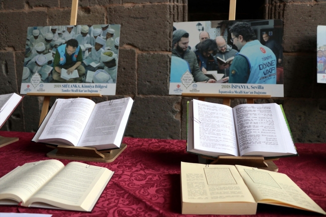 27 dilde basılan Kur'an-ı Kerimler sergilendi