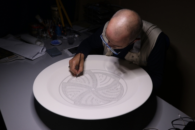 Ustasından çini sanatına "elmas" dokunuşlar