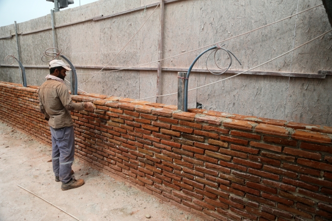 Tarihi cami eski temeli üzerinden yeniden yükseliyor