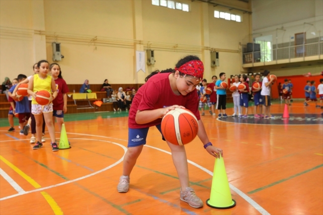 İstanbul Büyükşehir Belediyesinden çocuklara ücretsiz yaz spor okulu