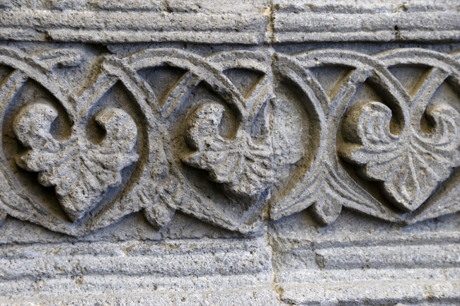 Eşsiz mimarisi ve estetik motifleriyle Çifte Minareli Medrese