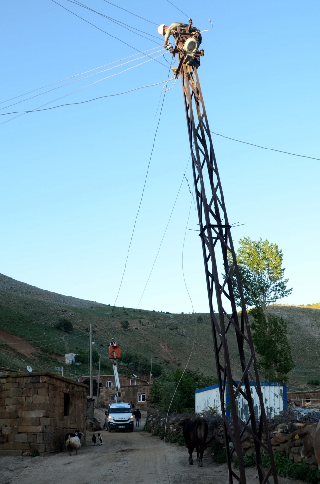 Oruçlarını bazen direk dibinde bazen de dağın başında açıyorlar