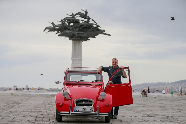 Klasik otomobilini yeniden yollarla buluşturdu