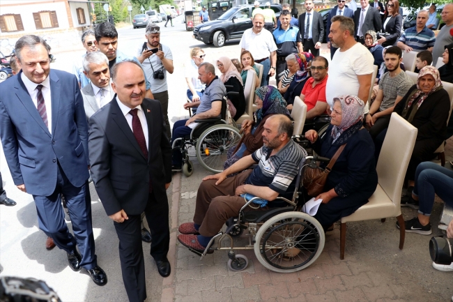 125 engellinin akülü araç ve tekerlekli sandalye sevinci