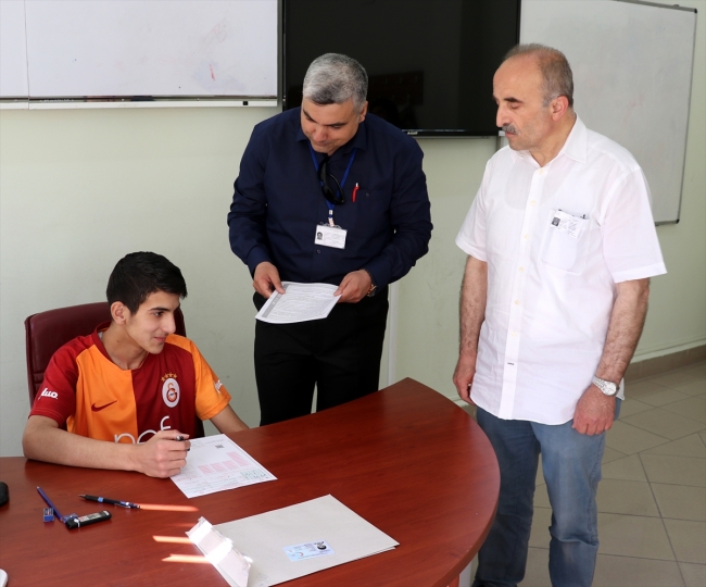 Sınav heyecanını hastanede yaşadı