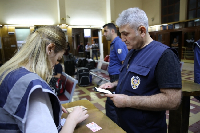 81 ilde bayram denetimi: Aranan bin 405 şüpheli yakalandı