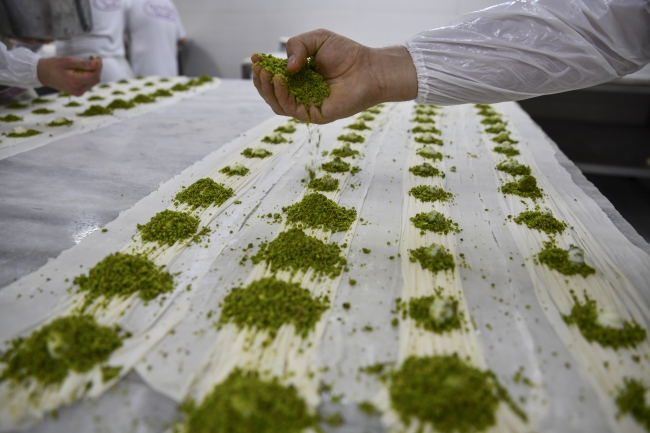 Gaziantepli baklavacılar siparişlere yetişemiyor