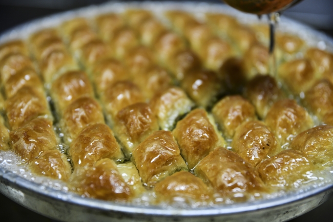 Gaziantepli baklavacılar siparişlere yetişemiyor