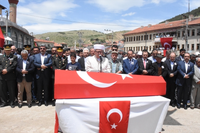 Şehit Yasin Çubuk son yolculuğuna uğurlandı