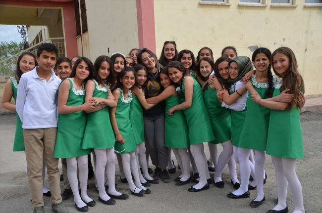 Çocukların geleceğini "Mavi Hayaller"le süsledi