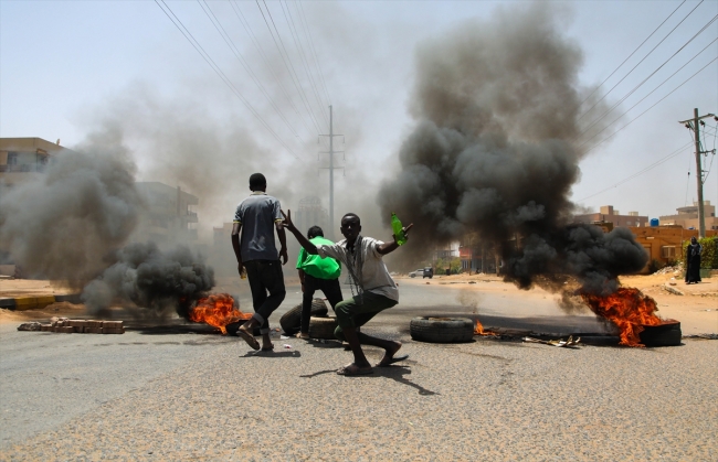 Sudan'da ordu göstericilere müdahale etti: 30 ölü