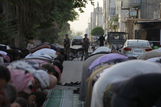 Terörden temizlenen yerlerde bayram namazı idrak edildi