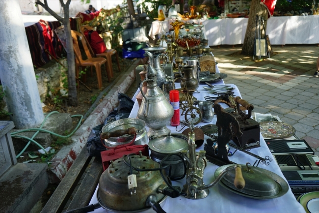 Kazdağları'nın eteklerinde bayramlık "antika pazarı"