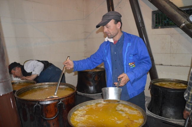 Mahallelileri 111 yıldır "keşkek" bir araya getiriyor