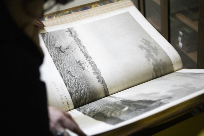 Binlerce özel eseri barındıran "Nadir Eserler Koleksiyonu"