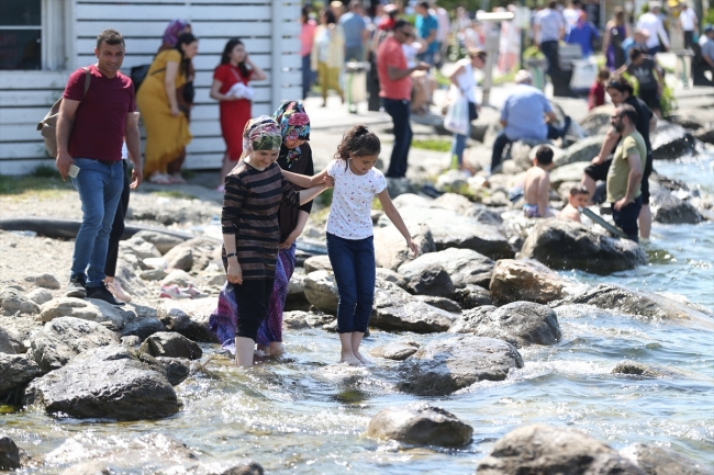 Ramazan Bayramı'nda Sapanca ve Karasu'da yoğunluk