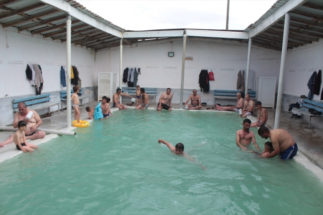 Şifa arayanlar bayramda kaplıcaları tercih etti