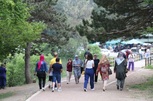 Temiz havasıyla öne çıkan Bolu'yu bayramda binlerce kişi ziyaret etti
