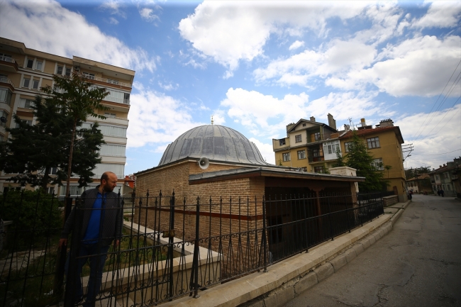 Tarihi Aksinne Mescidi'nin "figürlü" mihrabı