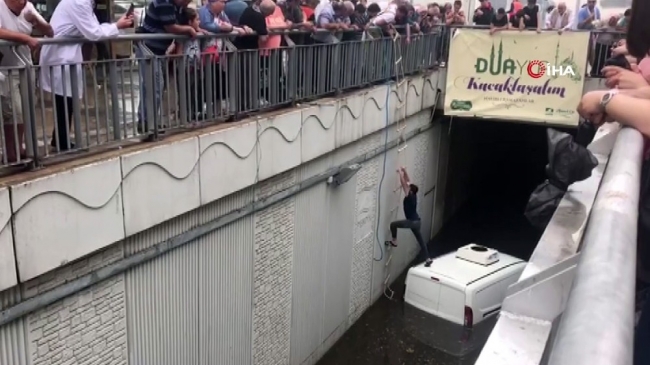 İstanbul'da sağanak etkili oldu