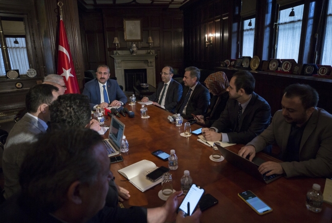 Bakan Gül, ABD'de FETÖ elebaşının iade sürecini görüştü