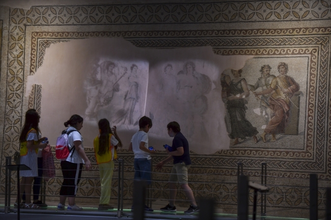 Çingene kızı 9 günde 22 bin ziyaretçiyi ağırladı