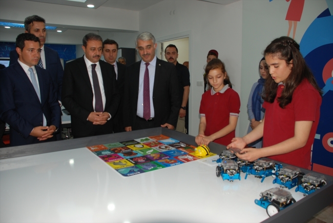 Karamanlı'da robotik kodlama atölyesi açıldı