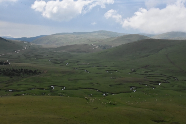 Perşembe Yaylası'nın eşsiz güzellikteki menderesleri