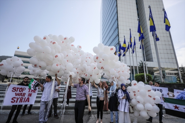 Esed'in İdlib saldırıları Avrupa'nın 18 başkentinde protesto edildi