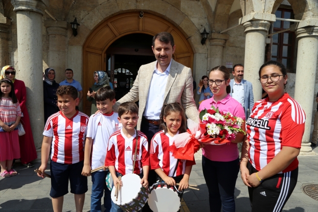 Valiye "Babalar Günü" sürprizi