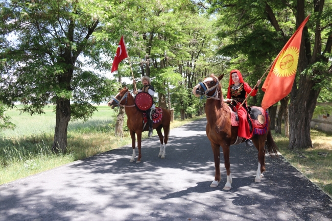 "Ata Yurdu"nda geleneklerini yaşatıyorlar