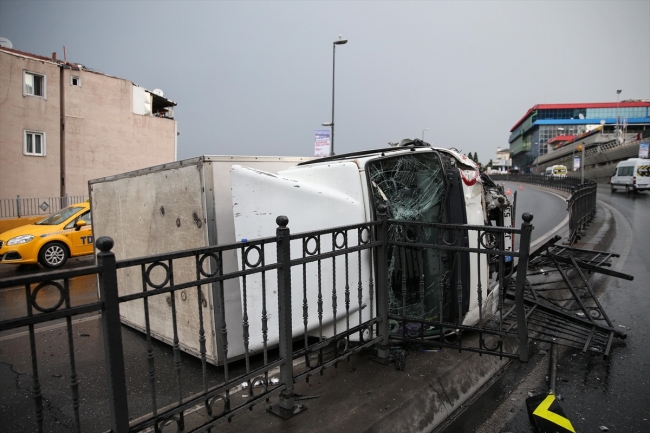 İstanbul'da sağanak hayatı olumsuz etkiledi