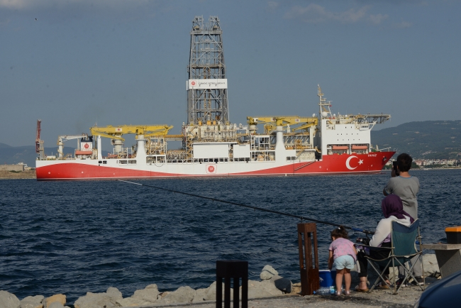 İkinci sondaj gemimiz "Yavuz" Çanakkale Boğazı'ndan geçti