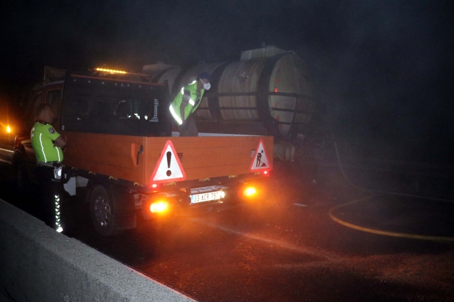 Düzce'de hidroklorik asit yüklü tanker kaza yaptı