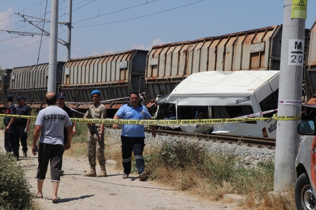 Mersin'de tren kazası: 1 ölü, 8 yaralı