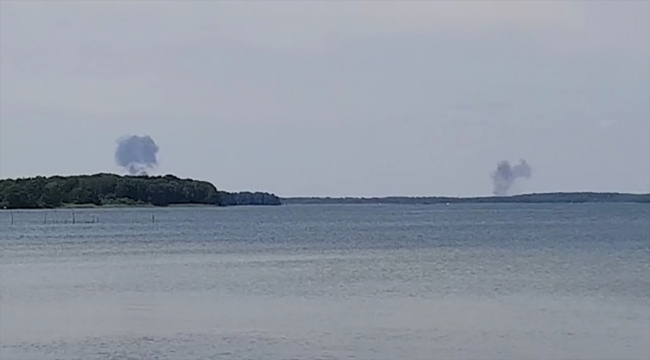 Almanya'da 2 savaş uçağı havada çarpıştı