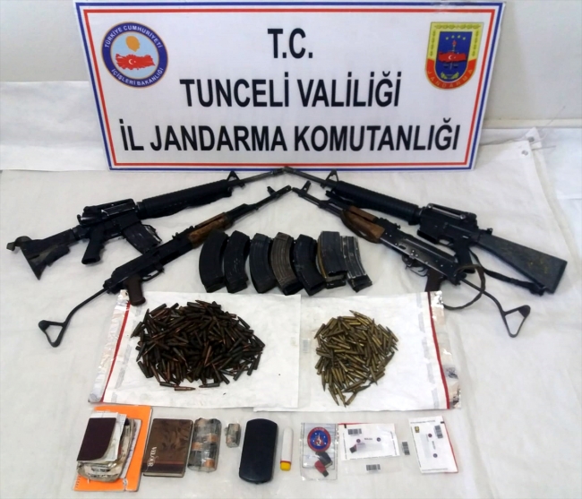 Tunceli'de etkisiz hale getirilen teröristlere ait silahlar ele geçirildi