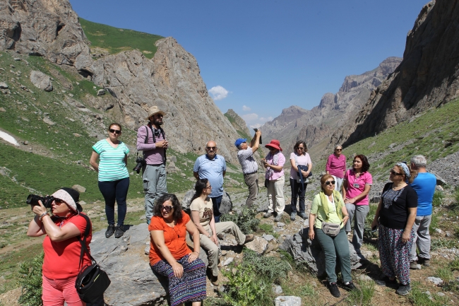 Terörden temizlenen bölgelere turistlerin ilgi odağı oldu
