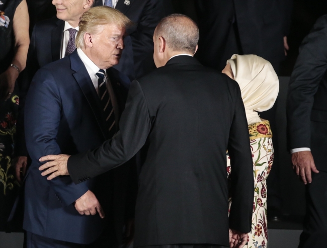 Cumhurbaşkanı Erdoğan ve Trump'tan "tamam" pozu